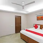 Oyo 87728 Shivam Residency