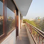 Oyo 87728 Shivam Residency
