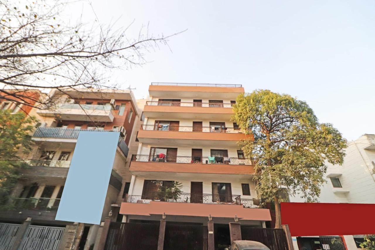 Oyo 87728 Shivam Residency New Delhi